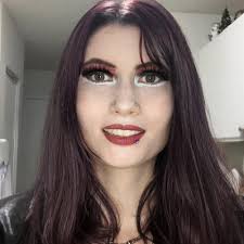 Hello queens I am Vendetta VonGore (mason Gore) I'm a inspiring drag queen.  New to the group to get inspiration and make friends .