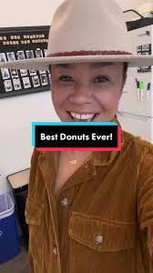 Lisa Nevins's Instagram, Twitter & Facebook