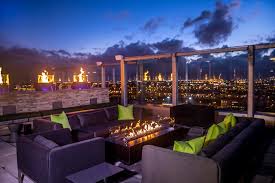 So even if you're only in town for a night and have to ditch out of your intervention early, make a point of visiting one of the chicago's 18 best rooftop bars. Chicago Rooftops Not To Miss This Summer