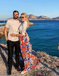 Στο νέο τεύχος του οκ! Katerina Kainoyrgioy Oi Spontes Toy Filippoy Tsagkridh Kai Oi Anarthseis Sto Instagram In Gr