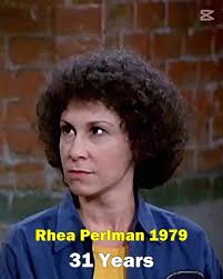 La evolución de Rhea Perlman a través de los años