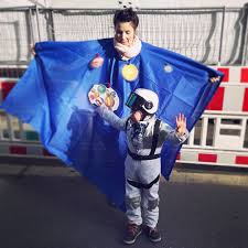 Astronauten kostuem space outfit gratis versand kostuemplanet. Astronaut Kostum Selber Machen Zu Karneval Halloween Fasching Kostumselbermachen Diykostum Karneval Karneval2019 Gruppenkstum Ver Astronaut Stars Sons