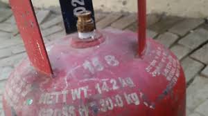 (ii) cylinders or tanks which form an integral part of a compressor or refrigerating Checking Lpg Gas Cylinder Net Weight Youtube