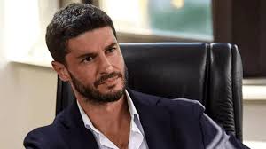 Berk Oktay yeni dizisi için 20 kilo aldı! Son görüntüsü hayranlarını  şaşırttı