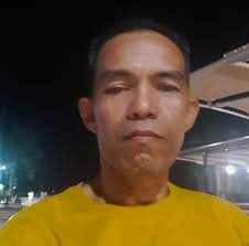 Baka po gusto nyo cutting Ng Hibiscus Taiwan/batman Dala kayu truck😂✌️  libre kape pa po mga ka Bonsai keni naaaaa✌️😅🌲🌲🌲