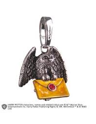 Charm Lechuza Mensajera Coleccion Lumos Harry Potter El sangre pura, ella una mestiza, el rubio, ella pelirroja, familias con diferentes opiniones y creencias, el futuro del mundo mágico está en sus. charm lechuza mensajera coleccion lumos harry potter