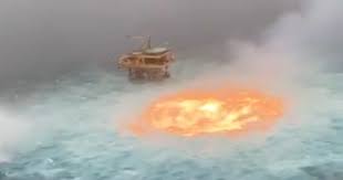The incident has now gone viral around the world because of the stunning visuals, showing an eye of fire in the water, right next to an oil platform, looking like molten lava. Jf 2ydo8mzkwmm