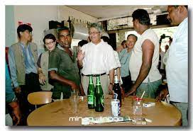 Sultan abdullah sultan ahmad shah yang dimasyhurkan hari ini sebagai sultan pahang keenam, menggantikan paduka. Karpal Singh Seademon Says