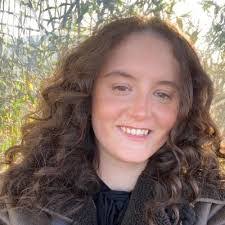 Leah Dillon's Instagram, Twitter & Facebook