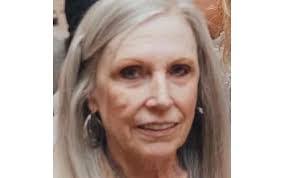 Danielle Messier's Instagram, Twitter & Facebook