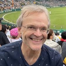 Tom Janssen's Instagram, Twitter & Facebook