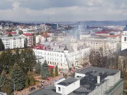 Check spelling or type a new query. Incendiu Violent La Suceava Arde Palatul Administrativ Unde Isi Au Sediul Prefectura Si Consiliul JudeÅ£ean Video