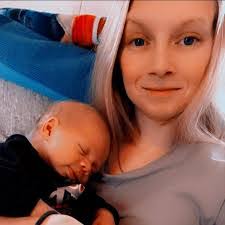 Kaitlyn Hemphill's Instagram, Twitter & Facebook