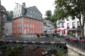 The last volcanic eruption in the eifel region was a mere 10,000 years ago and traces of the eifel's fiery history can be discovered today: Our Tour Eifel Travagsta