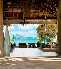 Located by the tranquil trou d'eau douce bay, le touessrok resort is a prime choice amongst newlyweds. 6 Best Luxury Hotels In Mauritius Seal Superyachts