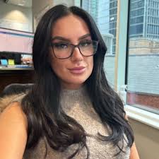 Let's talk about the dreaded blank! 😵 I'm VERY sure every salesperson has  had this experience at some point in their career. 🤷 I know I've  definitely been guilty of beating myself