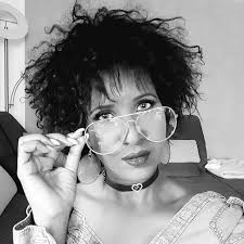 Rose Schmitz (roseeschmitz)