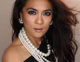 The MAC Heirloom Mix Collection: For the Cool, Glitter-Loving Ladies of the  Royal Court