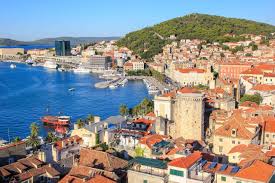 In der altstadt von split reihen sich spannende sehenswürdigkeiten aneinander.außerdem befinden sich einige tolle strände, inseln und weitere unternehmungen in unmittelbarer nähe zu split. Top 15 Sehenswurdigkeiten In Split Kroatien Placesofjuma