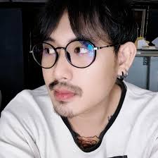 𝙃𝙤𝙡𝙡𝙮𝙬𝙤𝙤𝙙