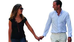 I due sono sempre stati paparazzati felici e sorridenti e la loro storia d'amore procede a vele spiegate. Juve Allegri E Ambra Angiolini Le Nozze Si Avvicinano
