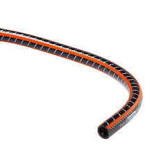 Wer einen garten sein eigen nennen kann, weiß, wie viel arbeit in einen gepflegten rasen , ein schönes wenn das wasser aus dem flexschlauch entweicht, zieht er sich wieder zusammen. Gardena Comfort Flex Schlauch 9x9 Gardena Gartenschlauch Bei Baldur Garten