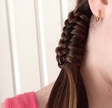 Pins made from jade, gold, and pearl were also used. Chinese Staircase Braids Are Latest Beauty Trend You Need To Know About