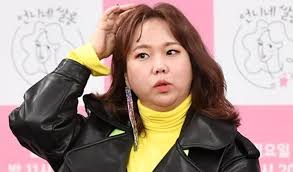 연예계 학폭 논란이 끊이지 않고 있는 가운데 이번엔 개그맨 홍현희가 학폭 의혹에 휩싸였다. M4wkib7tukm0am