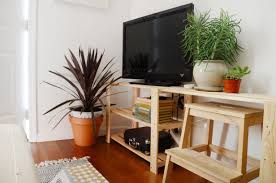 Friends Squeeze Into A 450 Square Foot San Francisco Rental Home Ikea Living Room Home Comforts