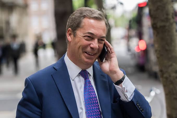 Nigel Farage 'phone hack' reported to police after Reform misses 24 hour  deadline - The Mirror