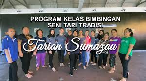 Kalau mengikut sejarah lah pesta kaamatan atau nama lain iaitu (tadau kaamatan) atau di dalam bahasa kadazan magavau merupakan upacara perayaan khas untuk menghormati bambazon iaitu semangat padi. Busana Tarian Sumazau Alat Muzik Tarian Sumazau