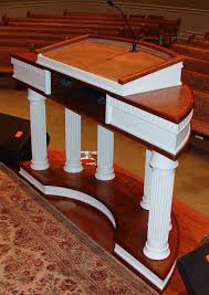 Pin De R Thomas Gallery En Church Furniture Pulpitos De Madera Muebles Con Palet Muebles De Madera