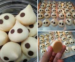 3 1/2 cawan tepung jagung 1/2 cawan tepung kastard 1/2 cawan susu pekat manis 1 cawan buttercup 1 penutup esen vanilla 1 penutup pewarna kesukaan korang chocolate chip atau apa2 hiasan kesukaan korang. Resepi Biskut Raya 2021 Yang Mudah Dan Sedap Resepikek Camored Com