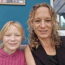 Any children's party entertainers in the Clacton area Disco and games for  roughly 2 hours but with a half hour break for food either in the middle or  at the end Booking