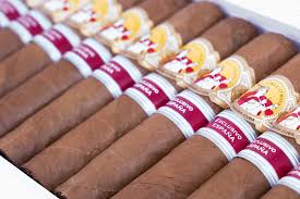 Dans une petite ville bretonne, au bord de l'eau, au sein d'une communauté soudée où tout le monde se connaît, gloria, une avoca. La Gloria Cubana Serie D No 5 Er Espana 2017 Halfwheel