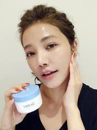 凍齡女神🌹許路兒🌹分享入秋肌膚要保持水嫩～ 就靠未來美水蒸膜：https://goo.gl/iaHpm1 質地水水不黏膩，使用起來很方便👍  可以「厚敷」當晚安凍膜