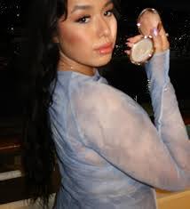 Sabrina Tam's Instagram, Twitter & Facebook