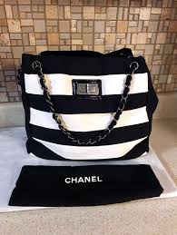 Authentic Black And White Chanel Bag Authentic Chanel 2 55 Reissue Large Black White Grossgrain Chain Tote Bag A Super Rare Find Perfect For Any Season Carrys A To Chanel Tote Bags In 2019 Chanel Tote