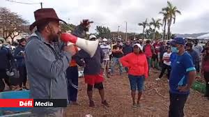 La grande île voisine de madagascar se trouve à environ 800 km soit une bonne heure de vol; David Sauvage Notre Combat Contre La Maree Noire Au Mahebourg Waterfront Prefigure L Ile Maurice De Demain Defimedia