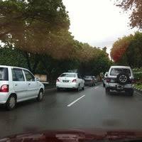 Cheng ho diangkat menjadi laksamana dan ditugaskan untuk menjelajahi samudera untuk memperluas pengaruh kekuasaan tiongkok. Jalan Laksamana Cheng Ho 2 Tips