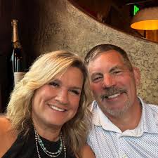 ISO FEMALE CORGI OR DACHSHUND￼