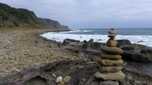 一个人经历越多就会越温和就像大海 容纳越多 越是风平浪静心有山海 静而无边 愿你我都能修一份心海 笑看悲欢离合 早安 art character calligraphy