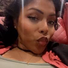 Keely Adams (@ladya_20)