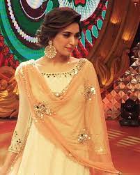 15 9k Likes 48 Comments Indianstreetfashion Indianstreetfashion On Instagram Slaying The Tra Indian Hairstyles Indian Wedding Hairstyles Indian Dresses
