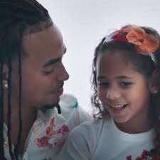 Cuando el puertorriqueño ozuna no está conquistando escenarios con sus ritmos o creando nuevos éxitos con los que deleitar a sus fanáticos de todo el mundo, el cantante está disfrutando de. Ozuna Dedico Su Nuevo Tema A Su Hija Sofia Xoxo News Noticias