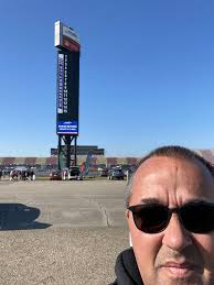 Bruce Wall (@BruceWa06556057)