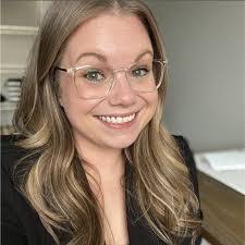 Lisa Ptak's Instagram, Twitter & Facebook