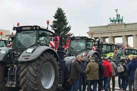 Von dienstag bis sonntag sind in der östlichen innenstadt demonstrationen mit mehreren hundert traktoren angemeldet, teilte die verkehrsinformationszentrale mit. Nabu Zu Bauer Innenprotesten Umweltprobleme Nicht Leugnen