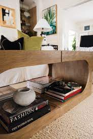 Carrie bradshaw is known for her fabulous fashion sense and enviable collection of clothes, many women have lusted after carrie's style since the show's pilot. Anecdote Coffee Table Carrie Bradshaw Lied