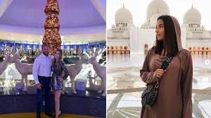 Śmieszy mnie, kiedy widzę, że doda nagrywa dziewczyny z dubaju, kiedy ona sama była tą dziewczyną z dubaju i ona doskonale o tym wie, więc wie, na czym ten świat polega. Co Takiego Jest W Dubaju Ze Leca Tam Wszystkie Gwiazdy